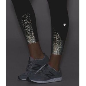 Reflective Black Lululemon tights, size 6